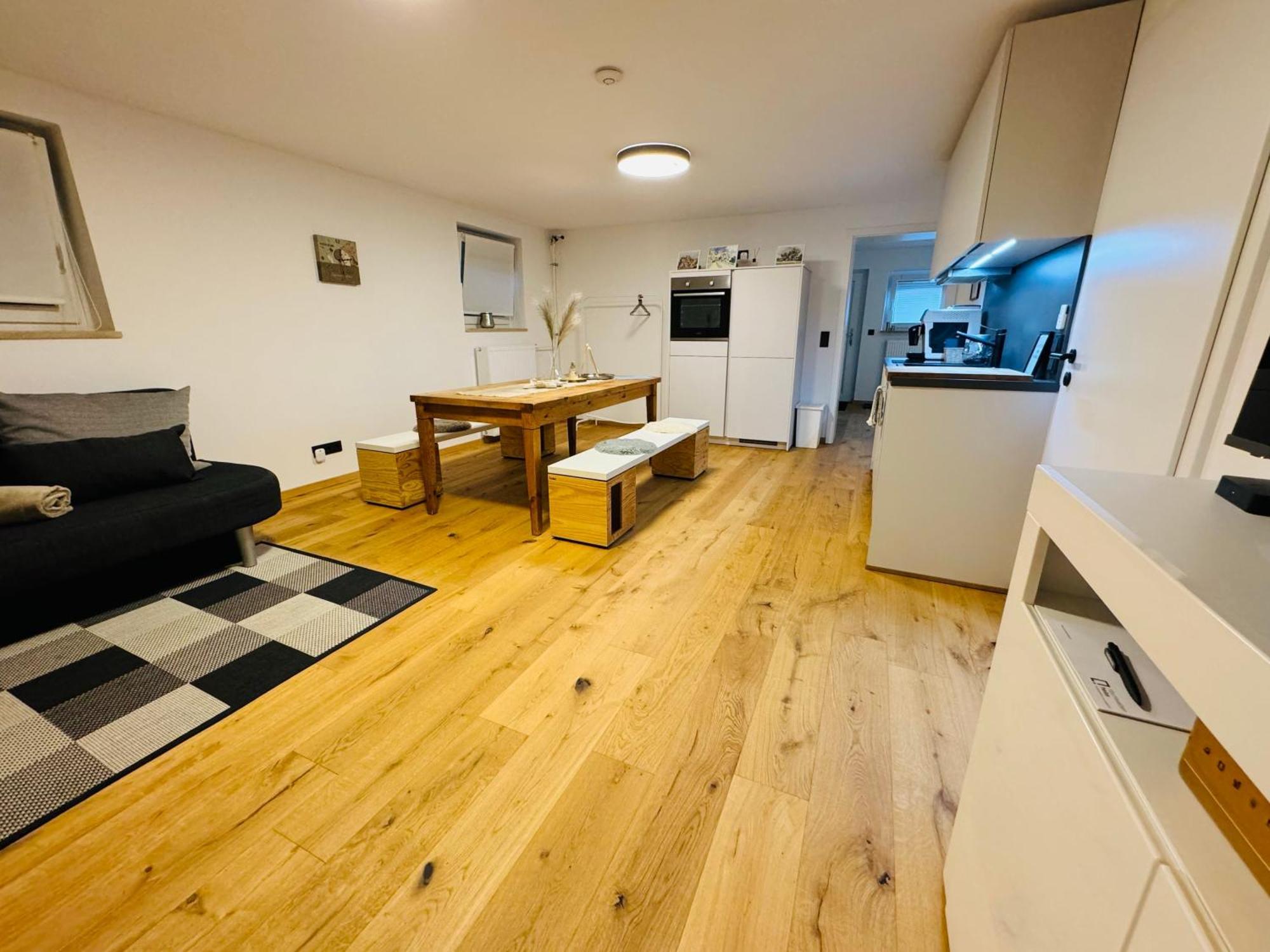 Ferien- Und Business Apartment Cadolzburg Bagian luar foto