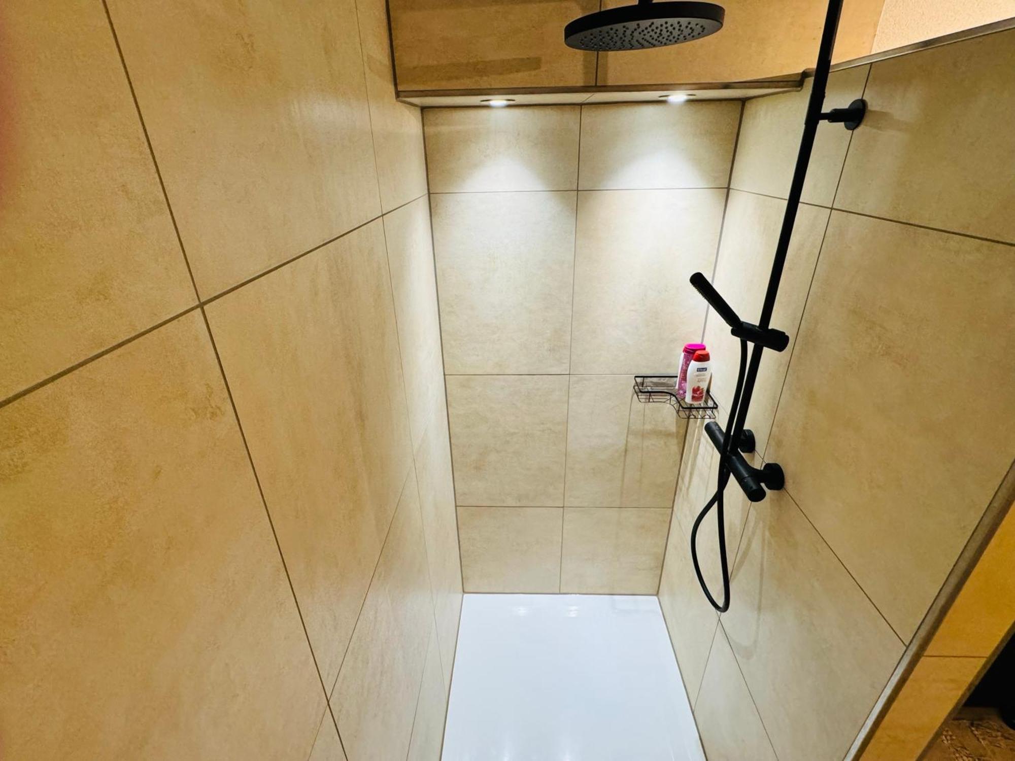 Ferien- Und Business Apartment Cadolzburg Bagian luar foto