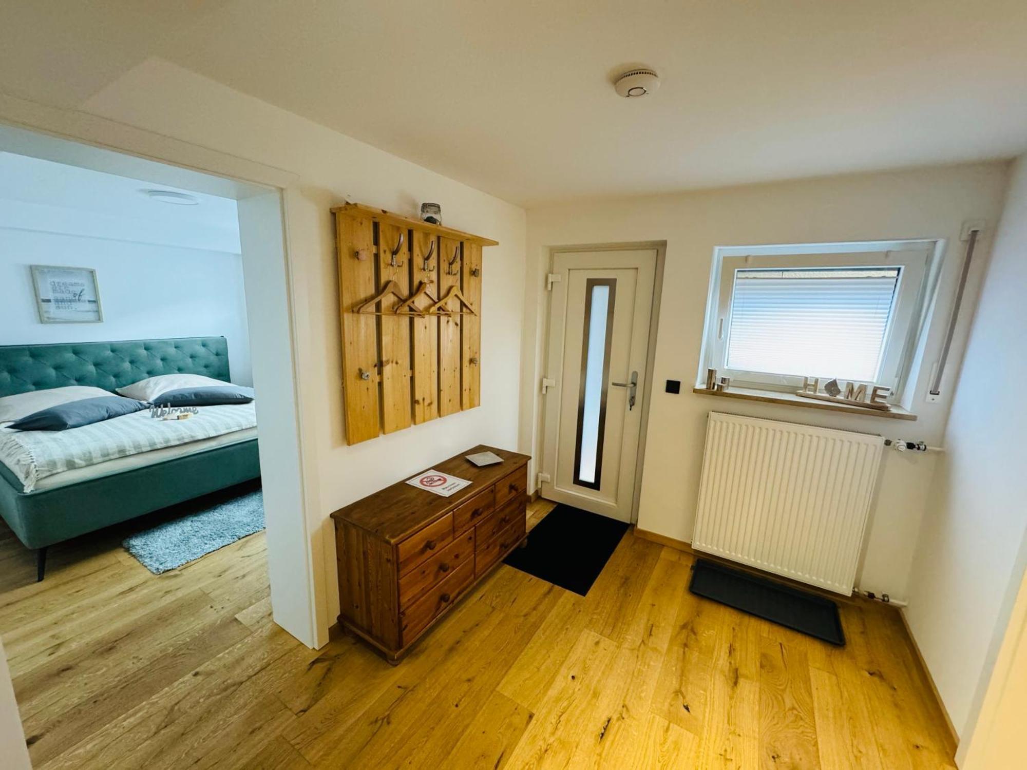 Ferien- Und Business Apartment Cadolzburg Bagian luar foto